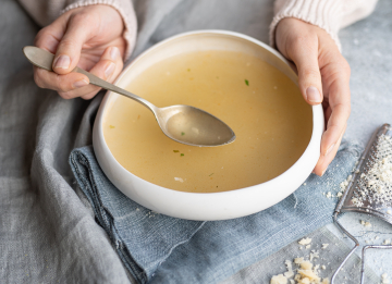 Brodo di croste di Parmigiano Reggiano